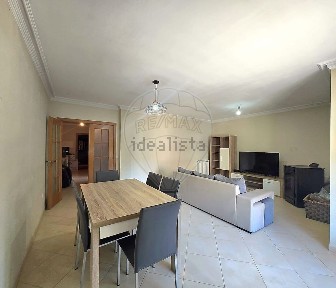 Apartamento T3 à venda na Rua Colégios Oliveirenses