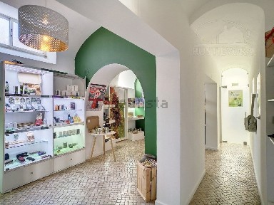 Espaço comercial à venda em Évora