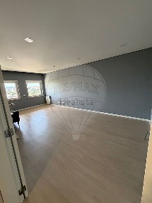 Arrendamento de apartamento T2 na Rua Baden Powell, 61