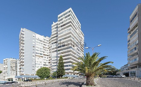 Arrendamento de apartamento T5 na Caselas