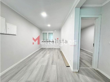 Apartamento T2 à venda na Rua Actriz Maria Matos