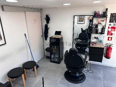 Arrendamento de espaço comercial na Avenida São João de Deus