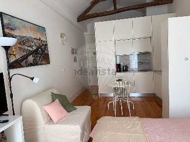 Apartamento T0 à venda na Rua do Bonjardim