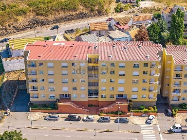Apartamento T2 à venda na Rua Camilo Castelo Branco