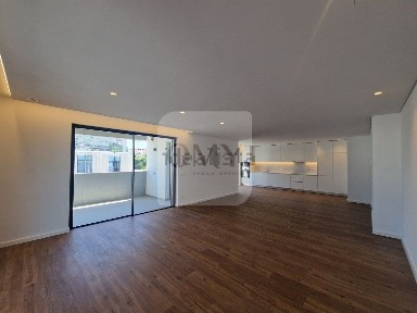Arrendamento de apartamento T3 na Rua Doutor Otilio Figueiredo