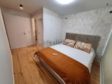 Arrendamento de apartamento T2 na Rua João das Regras