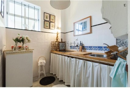 Arrendamento de apartamento T4 na Rua de Fernandes Tomás