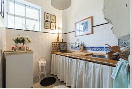 Arrendamento de apartamento T4 na Rua de Fernandes Tomás
