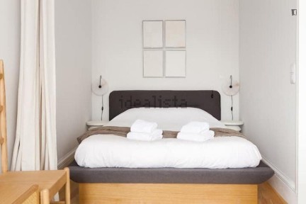 Arrendamento de apartamento T0 na Rua dos Mercadores