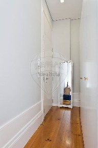 Arrendamento de apartamento T0 na Rua de Santa Catarina