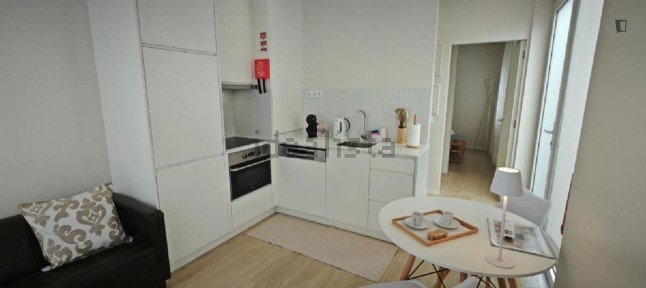 Arrendamento de apartamento T1 na Rua Joaquim António de Aguiar