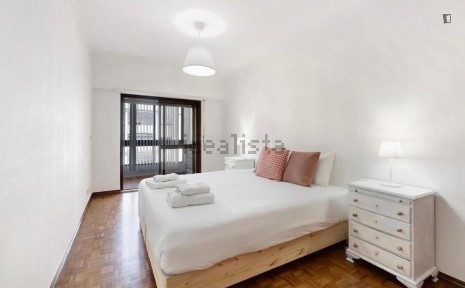 Arrendamento de apartamento T2 na Alameda da Guia
