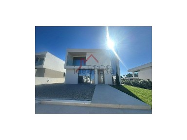 Moradia independente à venda em São João das Lampas