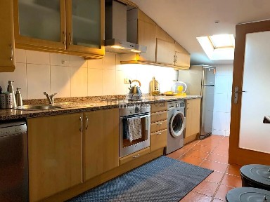 Arrendamento de apartamento T2 na Rua Velha de Novainho, 2