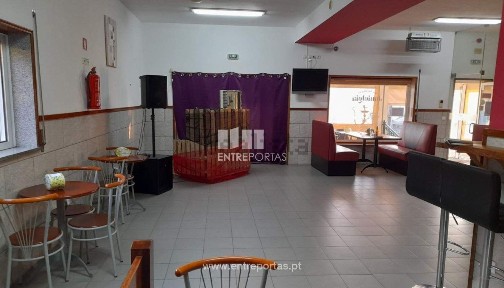Espaço comercial à venda em Sande e São Lourenço