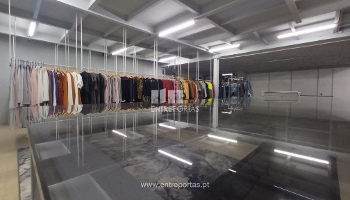 Espaço comercial à venda em Árvore