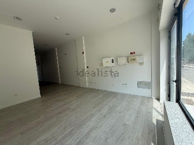 Arrendamento de espaço comercial na Universidade - Mário Sacramento - Santiago