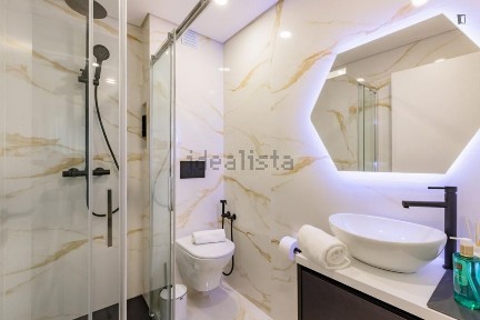 Arrendamento de apartamento T0 na Rua Engenheiro António de Almeida