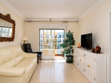 Apartamento T2 à venda no Largo Santa Marta