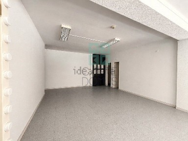 Espaço comercial à venda na Rua Rancho das Cantarinhas, 76