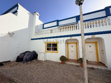 Arrendamento de moradia em banda no Beco da Armação do Barril s/n