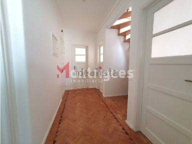 Arrendamento de apartamento T3 na Avenida General Humberto Delgado