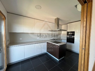 Arrendamento de apartamento T2 na Rua Alexandre Herculano