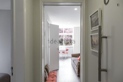 Arrendamento de apartamento T1 na Praça Alvalade