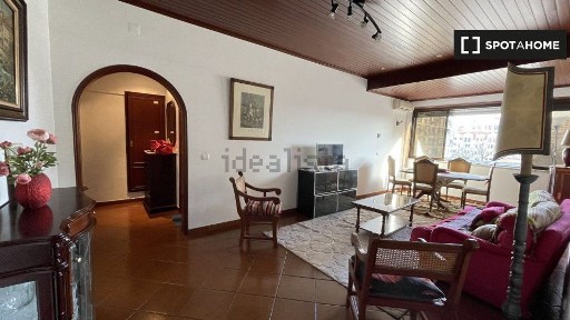Arrendamento de apartamento T2 na Avenida Conselheiro Barjona de Freitas