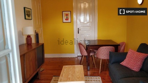 Arrendamento de apartamento T3 na Rua João de Menezes