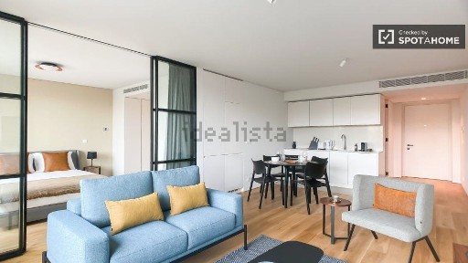 Arrendamento de apartamento T1 na Rua Professor Sousa da Câmara