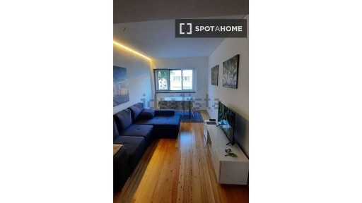 Arrendamento de apartamento T2 na Rua General Schiappa Monteiro