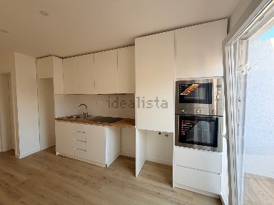 Apartamento T2 à venda na Rua Aquilino Ribeiro, 11