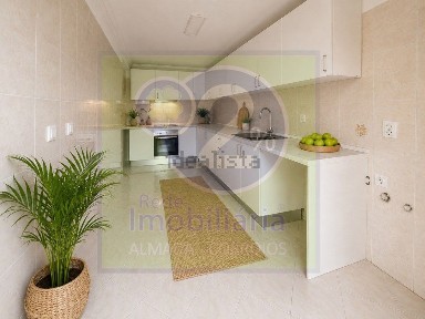 Apartamento T3 à venda em Almada
