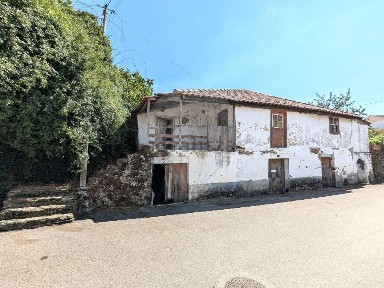 Moradia independente à venda em Sesulfe