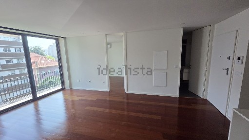 Arrendamento de apartamento T1 na Rua de 5 de Outubro