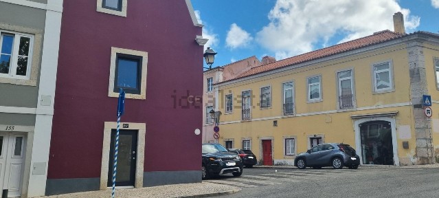 Arrendamento de espaço comercial na Rua Cândido dos Reis