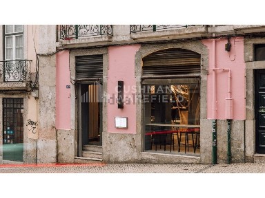 Loja para trespasse na Chiado - Pç. de Camões