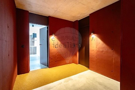 Apartamento T2 à venda na Rua Orlando de Carvalho