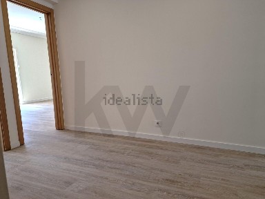 Arrendamento de apartamento T3 na Damaia de Cima