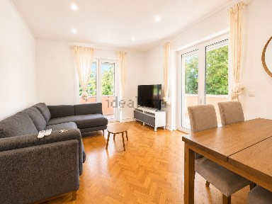 Arrendamento de apartamento T3 na Rua Silva e Albuquerque, 23