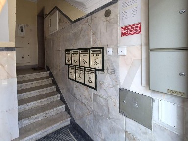 Arrendamento de apartamento T0 na Estrada de Benfica, 427