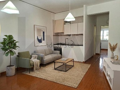 Arrendamento de apartamento T1 na Rua Peixinho Júnior