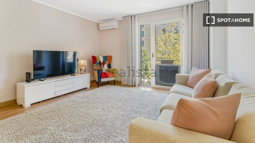 Arrendamento de apartamento T3 na Avenida David Mourão-Ferreira