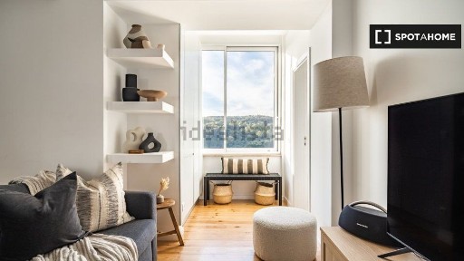 Arrendamento de apartamento T2 na Rua Maria Pia