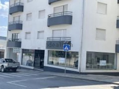 Espaço comercial à venda na Rua Emídio Navarro
