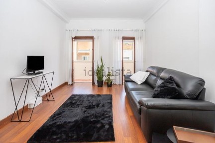 Apartamento T2 à venda na Rua de Almada