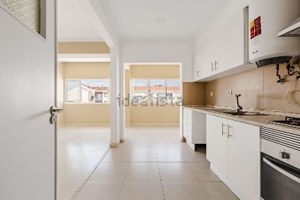 Apartamento T2 à venda na Rua Professor Joaquim Vicente França, 8