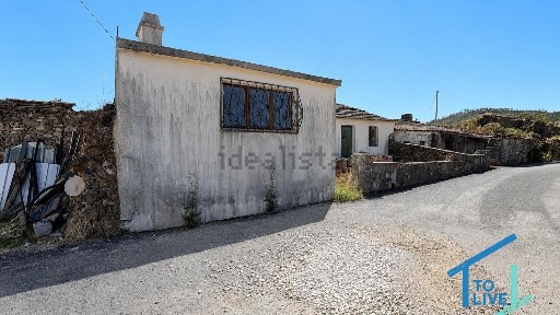 Casa de aldeia à venda em Vila de Rei