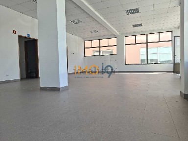 Arrendamento de espaço comercial ou armazém em Fátima